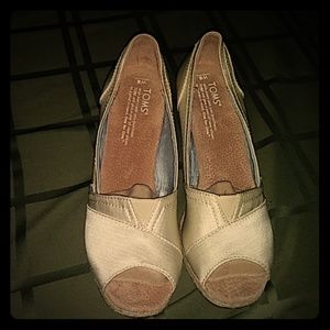Tom's shoes brand new size 8 Gold Beige